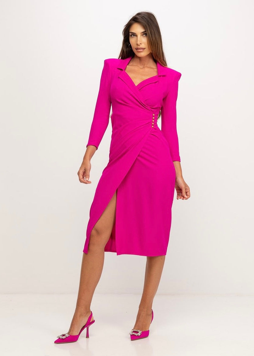 Robe mi-longue rose de style blazer avec décolleté en V