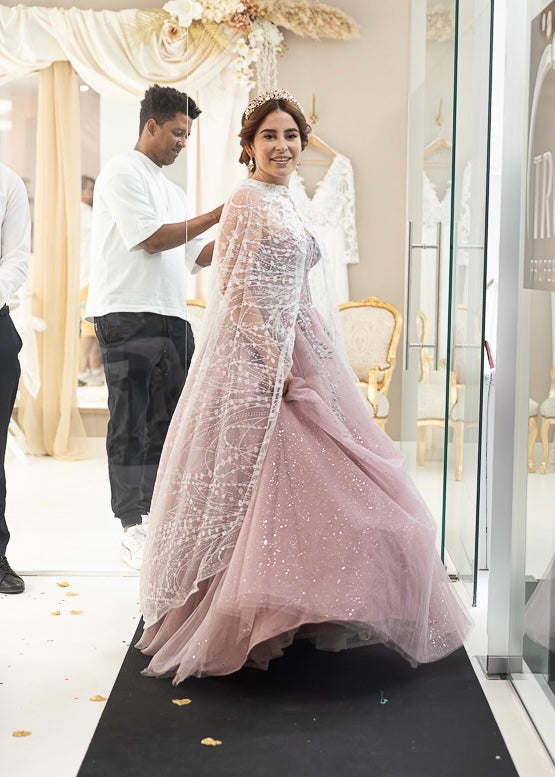 Vestido rosa com corpete de princesa