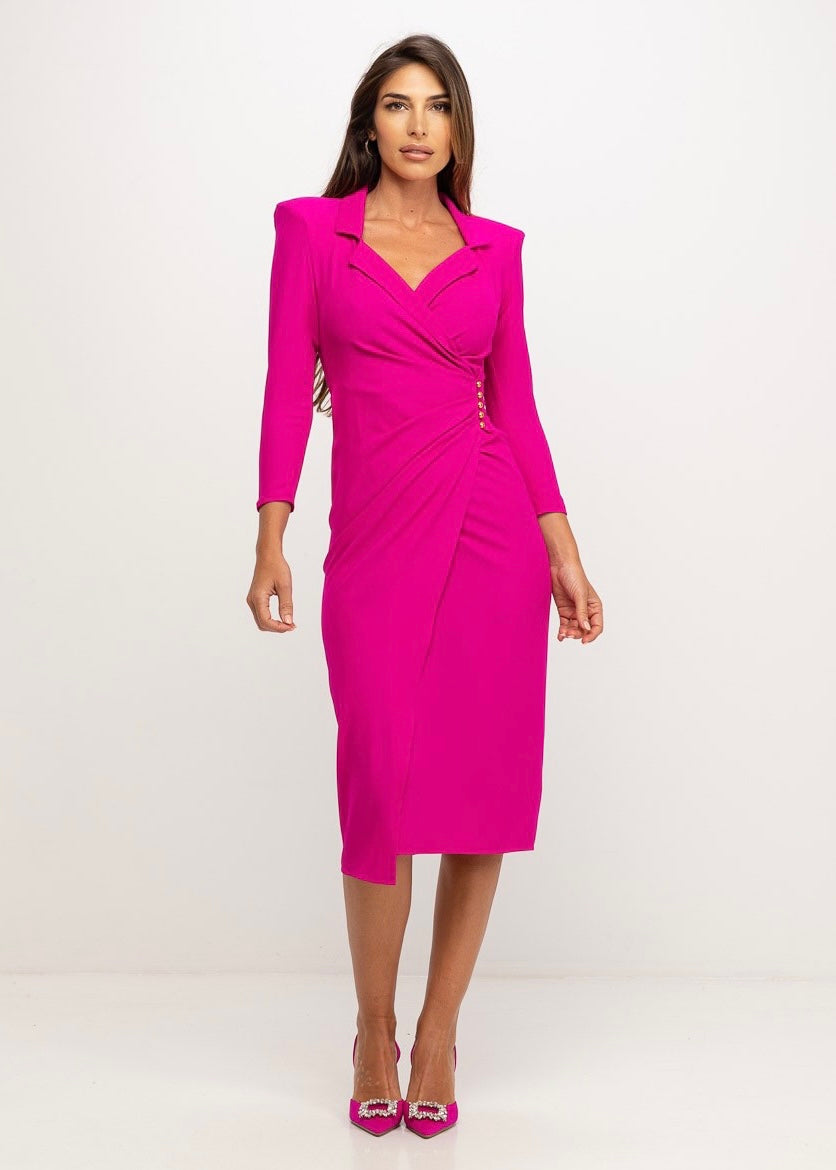 Robe mi-longue rose de style blazer avec décolleté en V