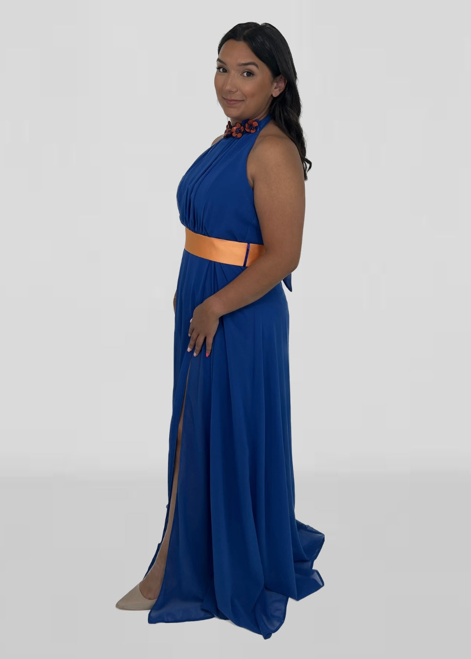 Vestido azulão longo com cinto laranja