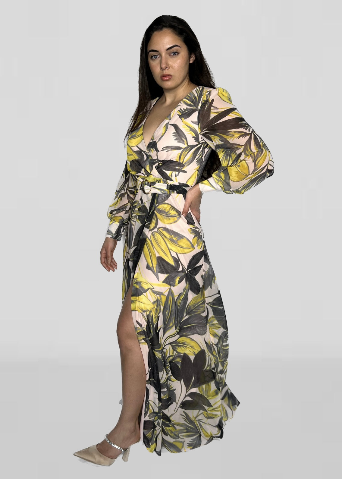 Floral pattern dress with side slit and belt